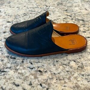 Been black mule slides size 7.5